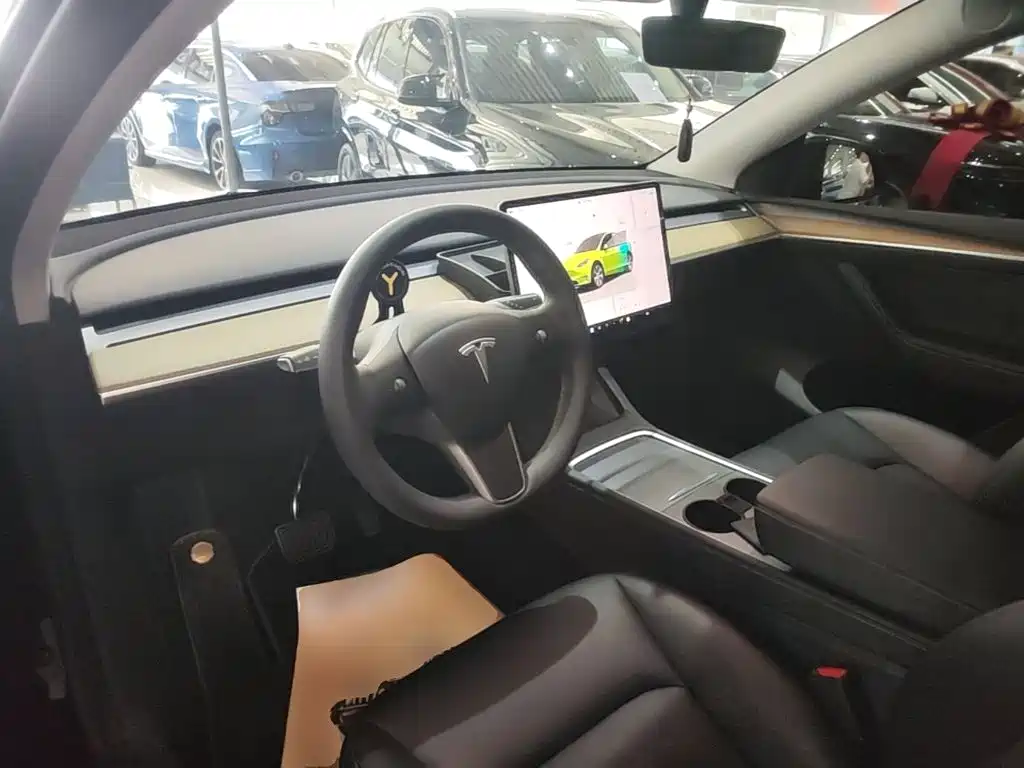 Tesla Model Y 2023 — фото 10