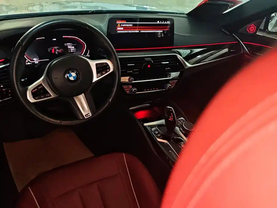 BMW 5 Series 2021 — фото 12