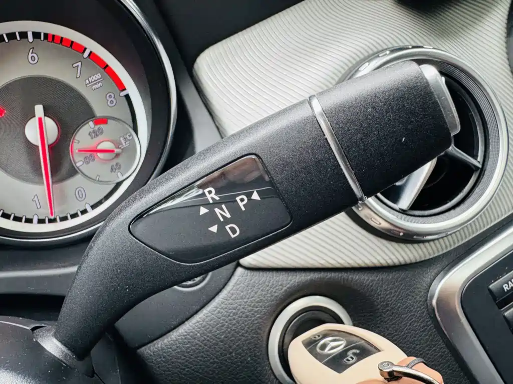 Mercedes-Benz GLA 2015 — фото 13