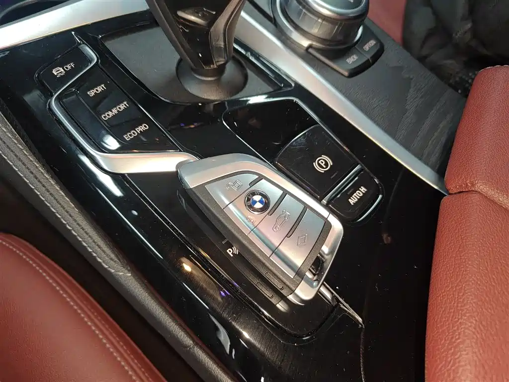 BMW 5 Series 2022 — фото 17