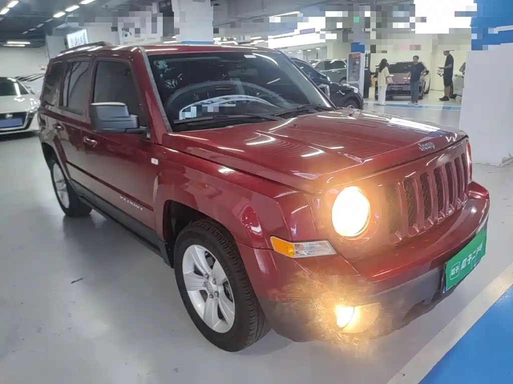 Jeep Freelancer 2014 — фото 4