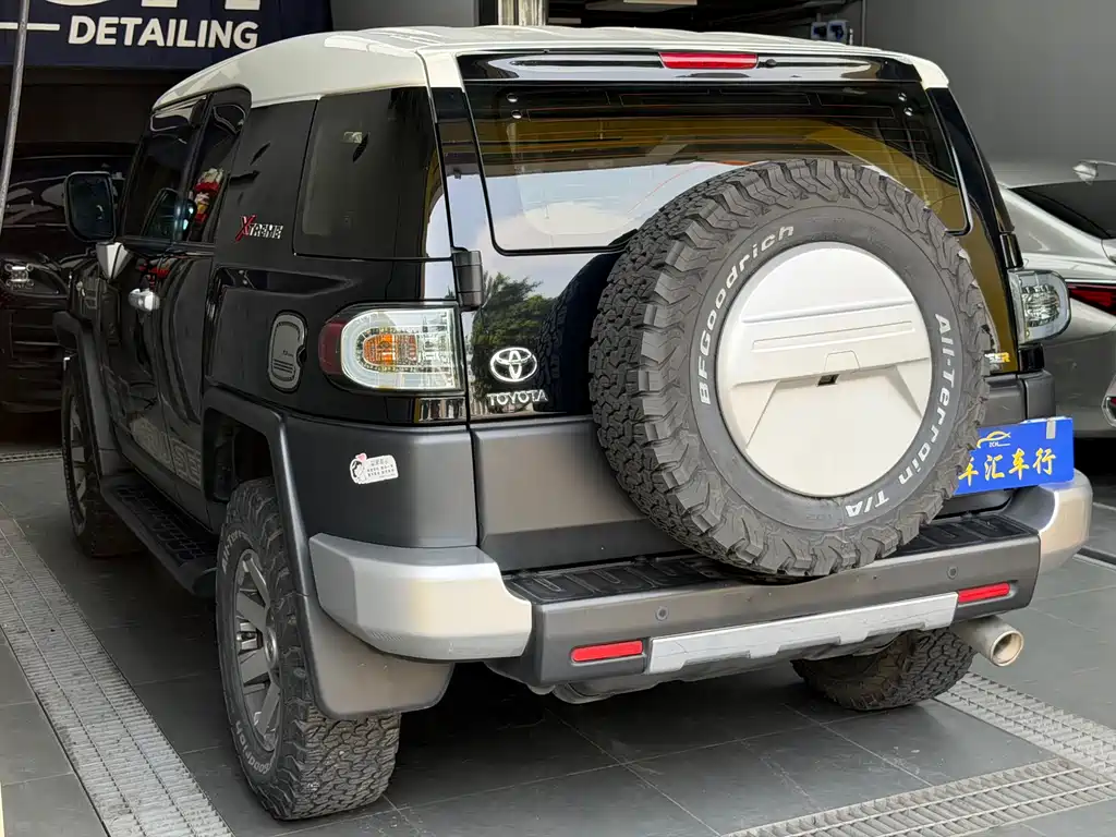 Toyota FJ Cruiser 2019 — фото 16