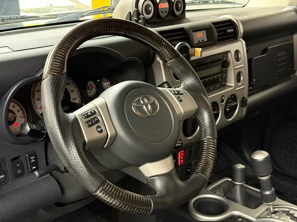 Toyota FJ Cruiser 2019 — фото 20