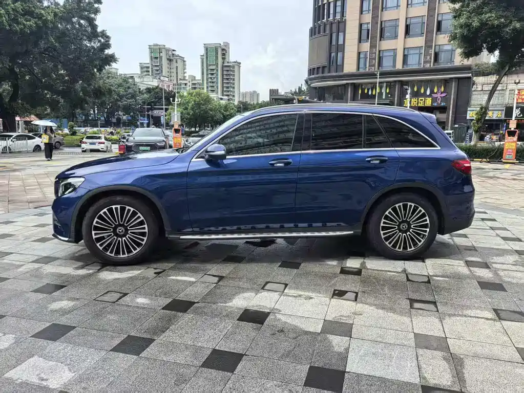 Mercedes-Benz GLC 2018 — фото 11