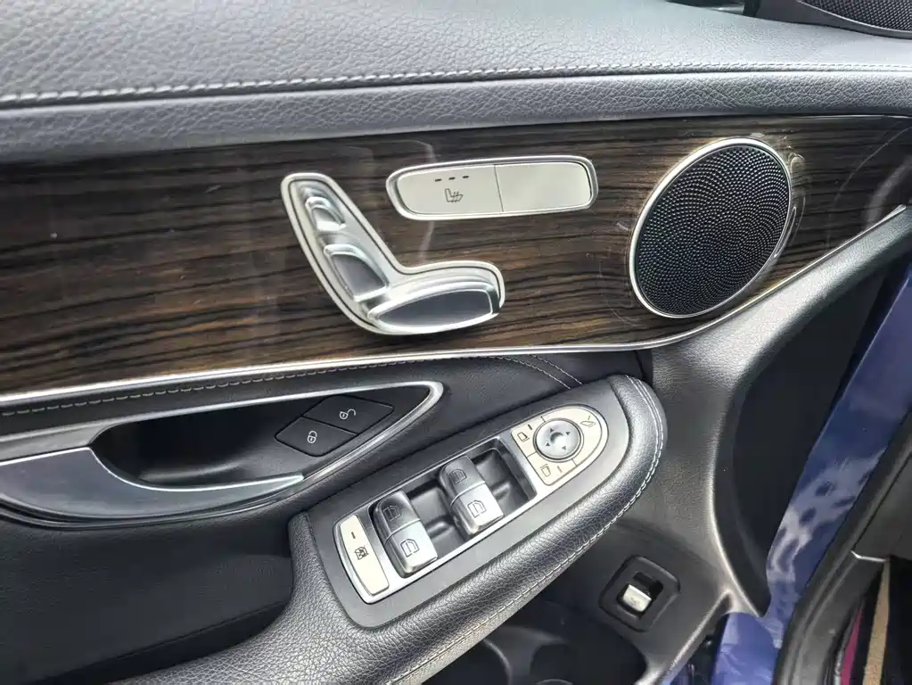 Mercedes-Benz GLC 2018 — фото 15