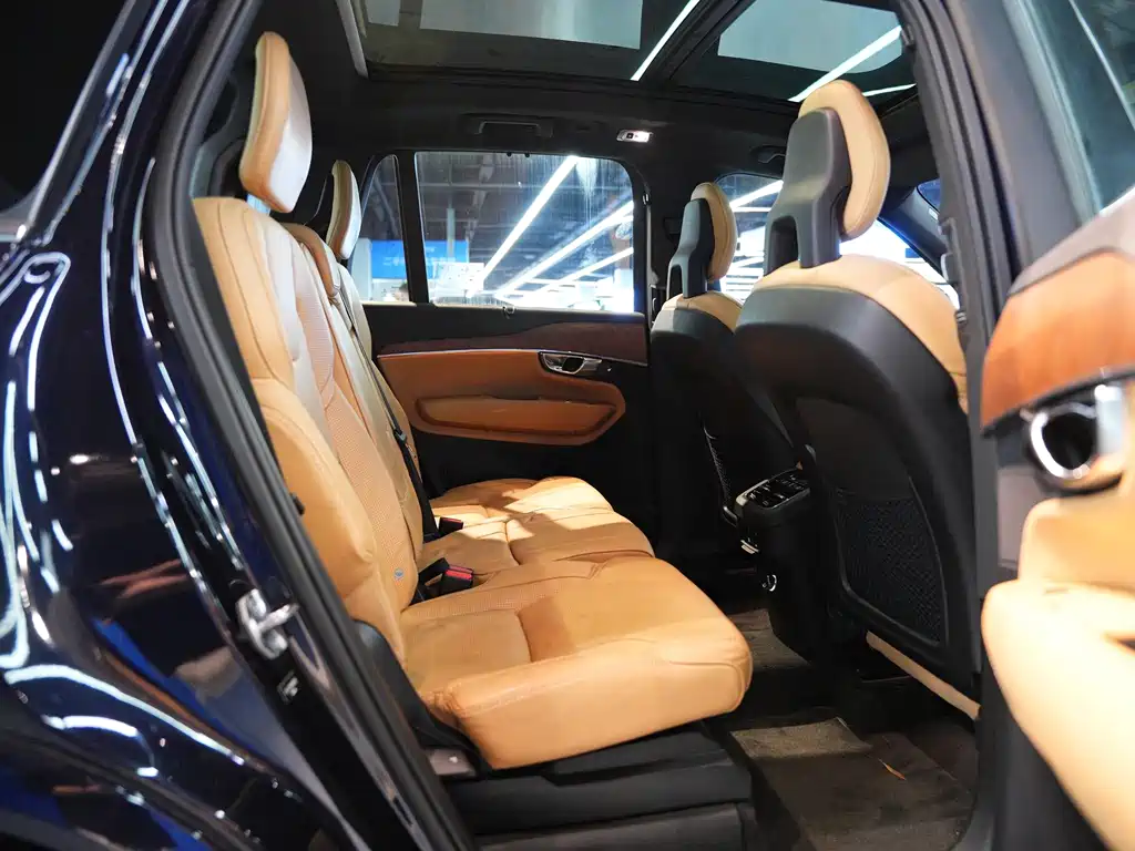 Volvo XC90 2017 — фото 21