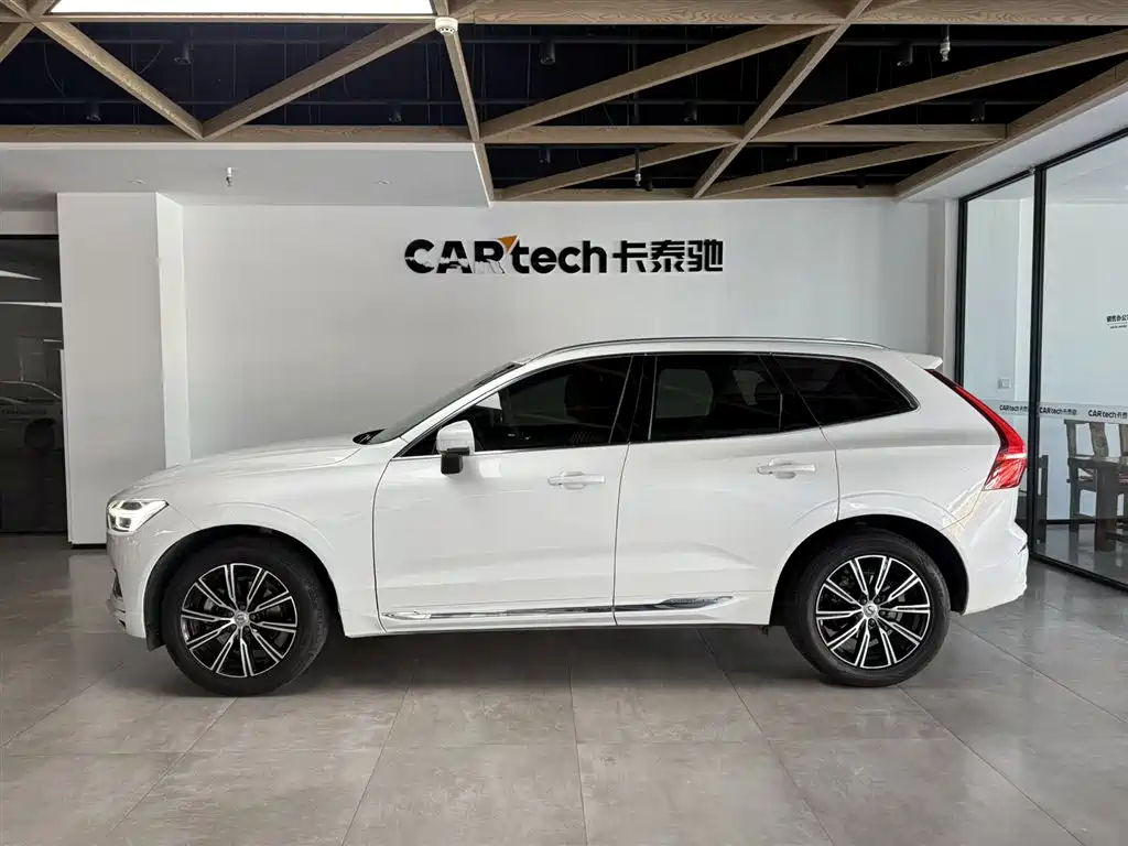 Volvo XC60 2020 — фото 5