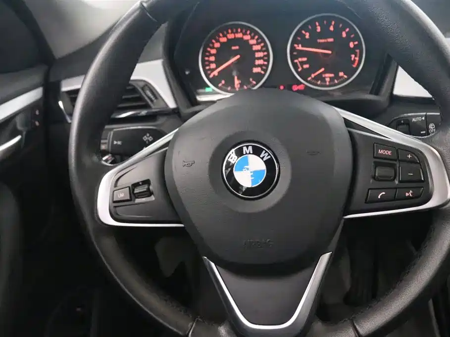 BMW X1 2016 — фото 6