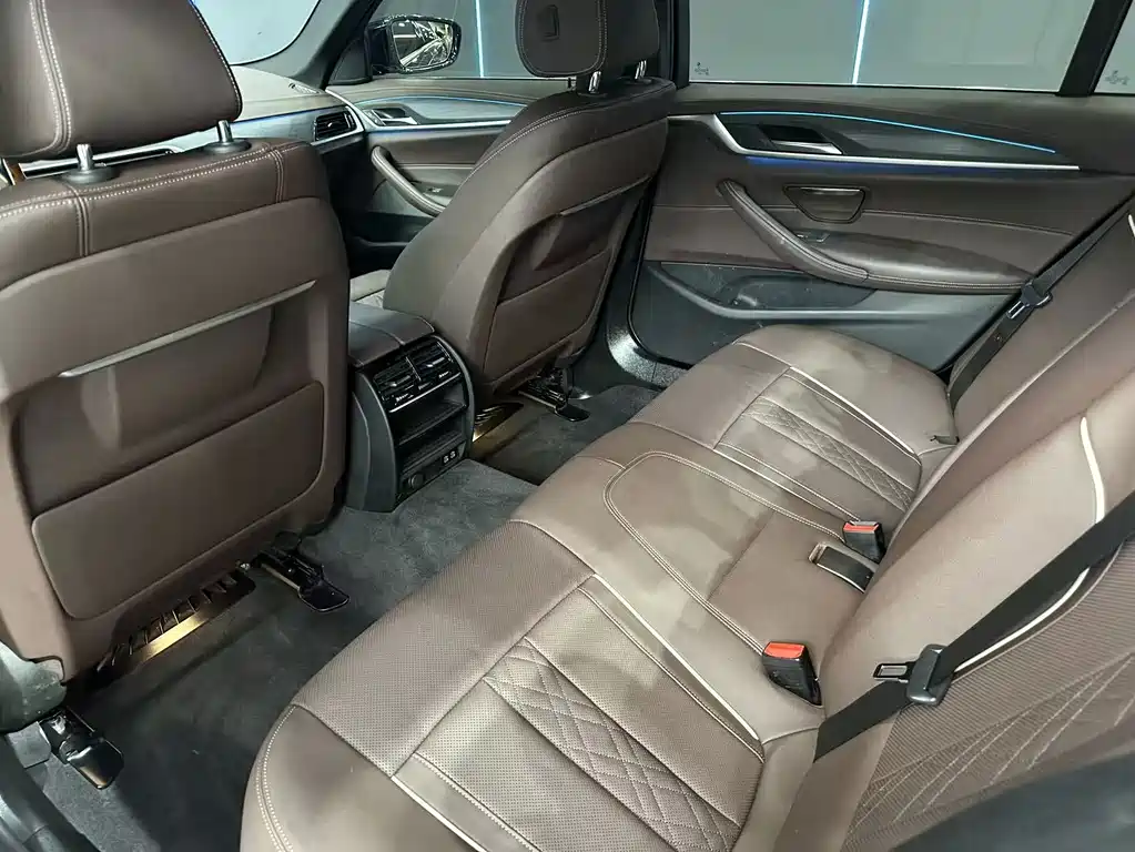 BMW 5 Series New Energy 2021 — фото 11