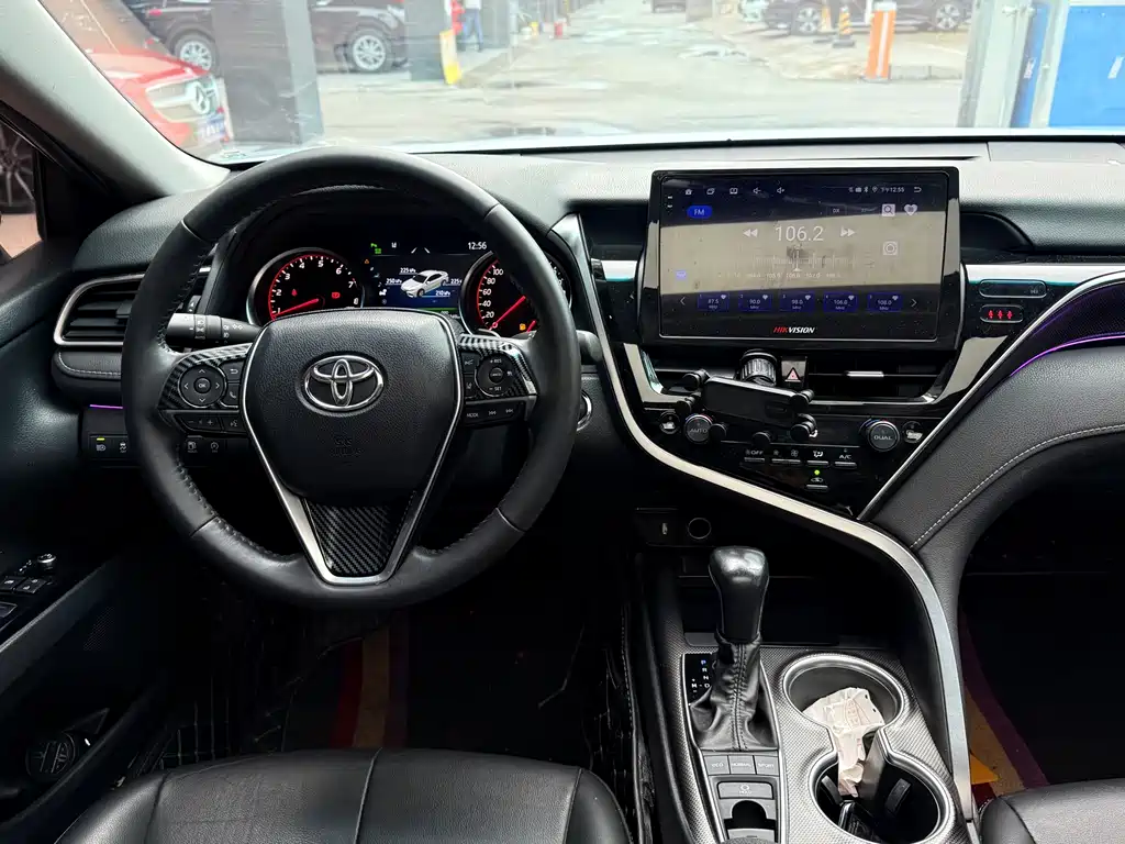 Toyota Camry 2022 — фото 9
