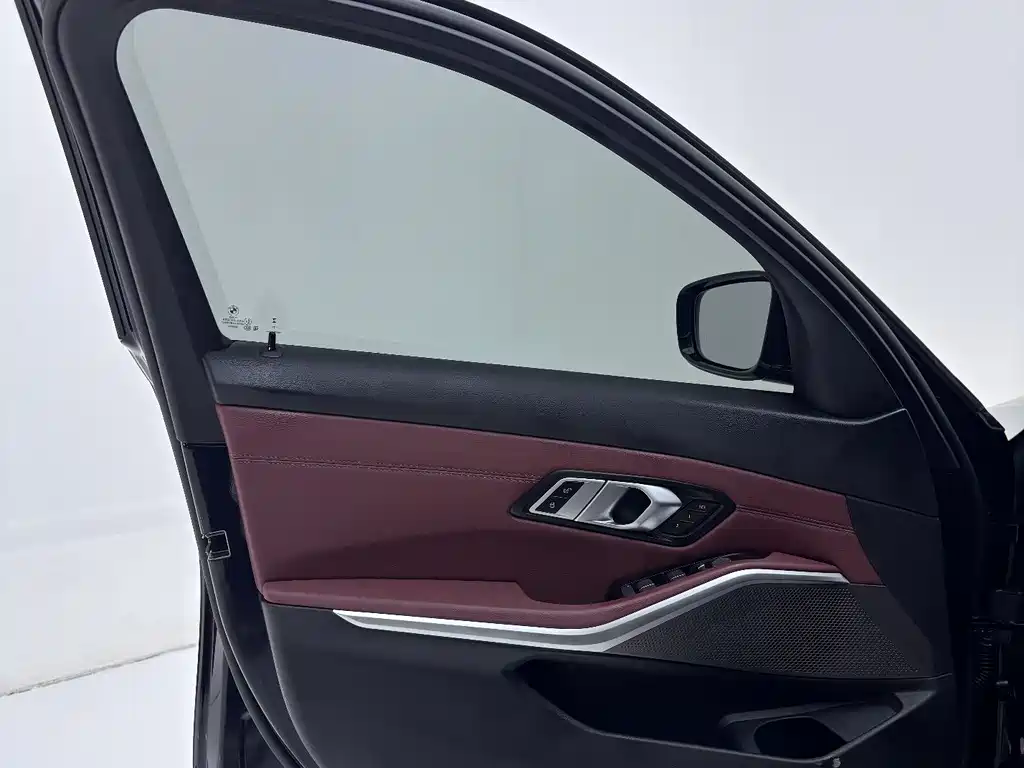 BMW 3 Series 2023 — фото 12