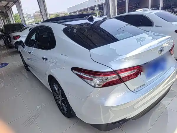 Toyota Camry 2021