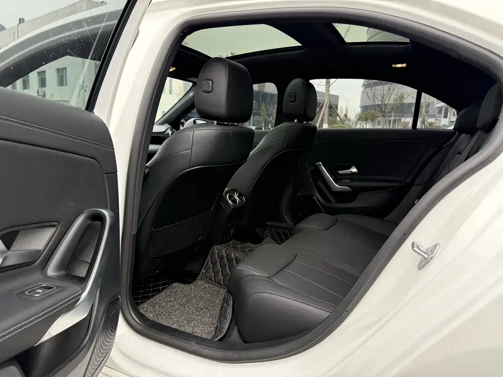 Mercedes-Benz A-Class 2022 — фото 14