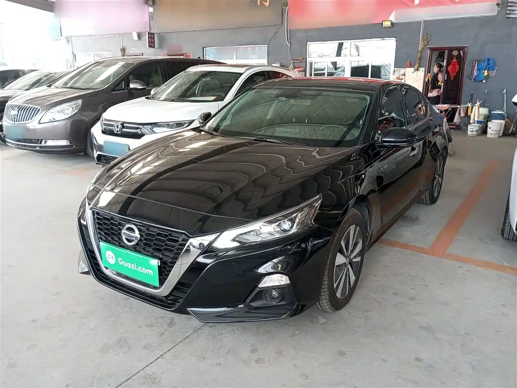 Nissan Teana 2022 — фото 1