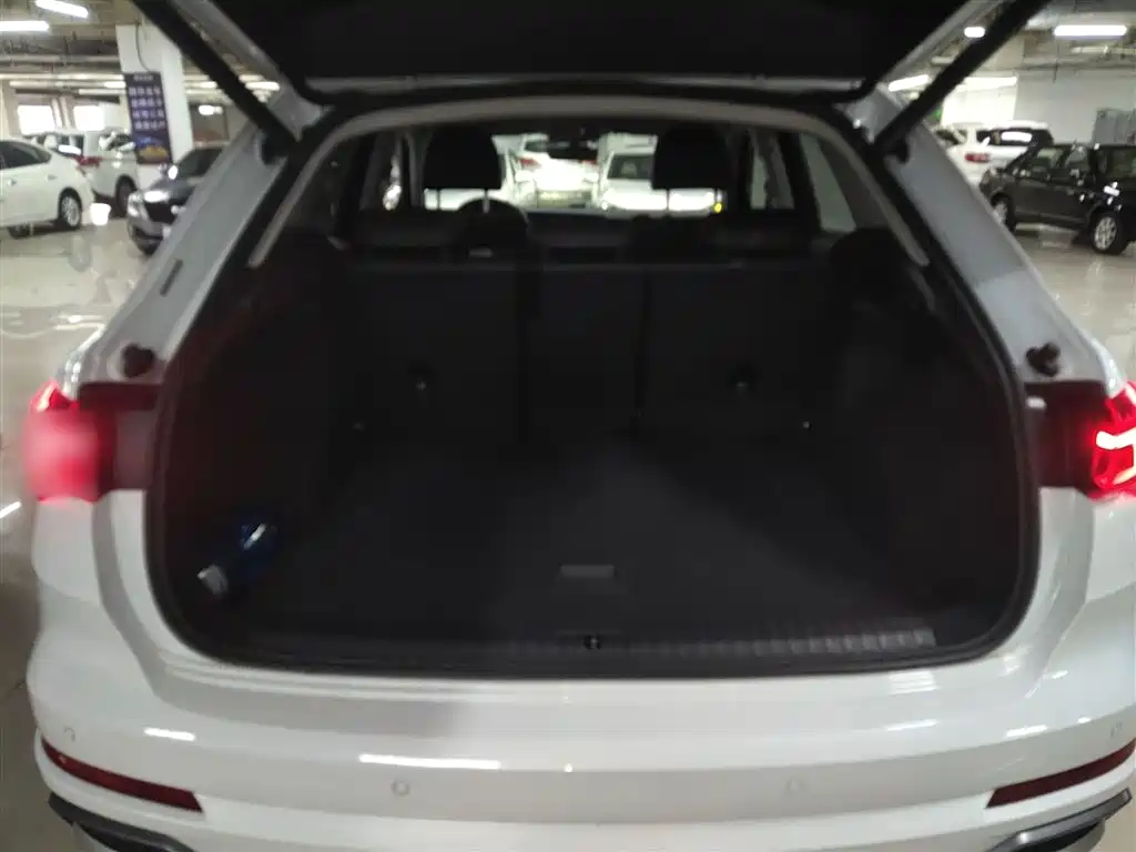 Audi Q3 2021 — фото 15