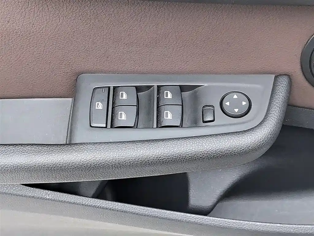 BMW 1 Series 2020 — фото 9
