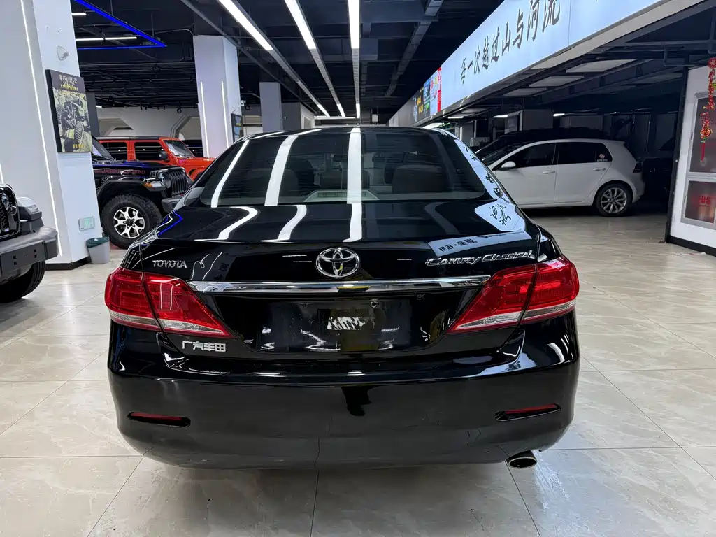 Toyota Camry 2015 — фото 7