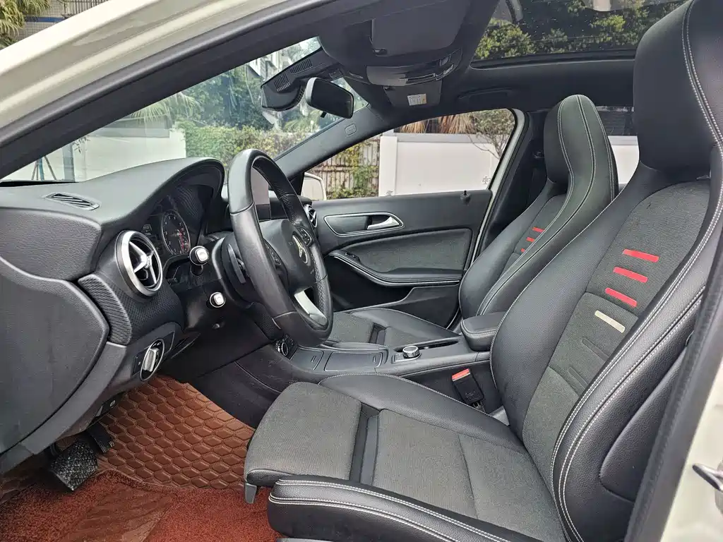 Mercedes-Benz A-Class 2018 — фото 7