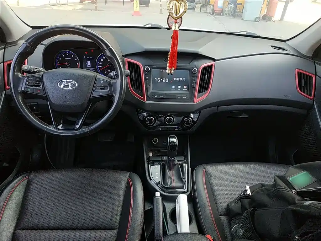 Hyundai ix25 2018 — фото 10