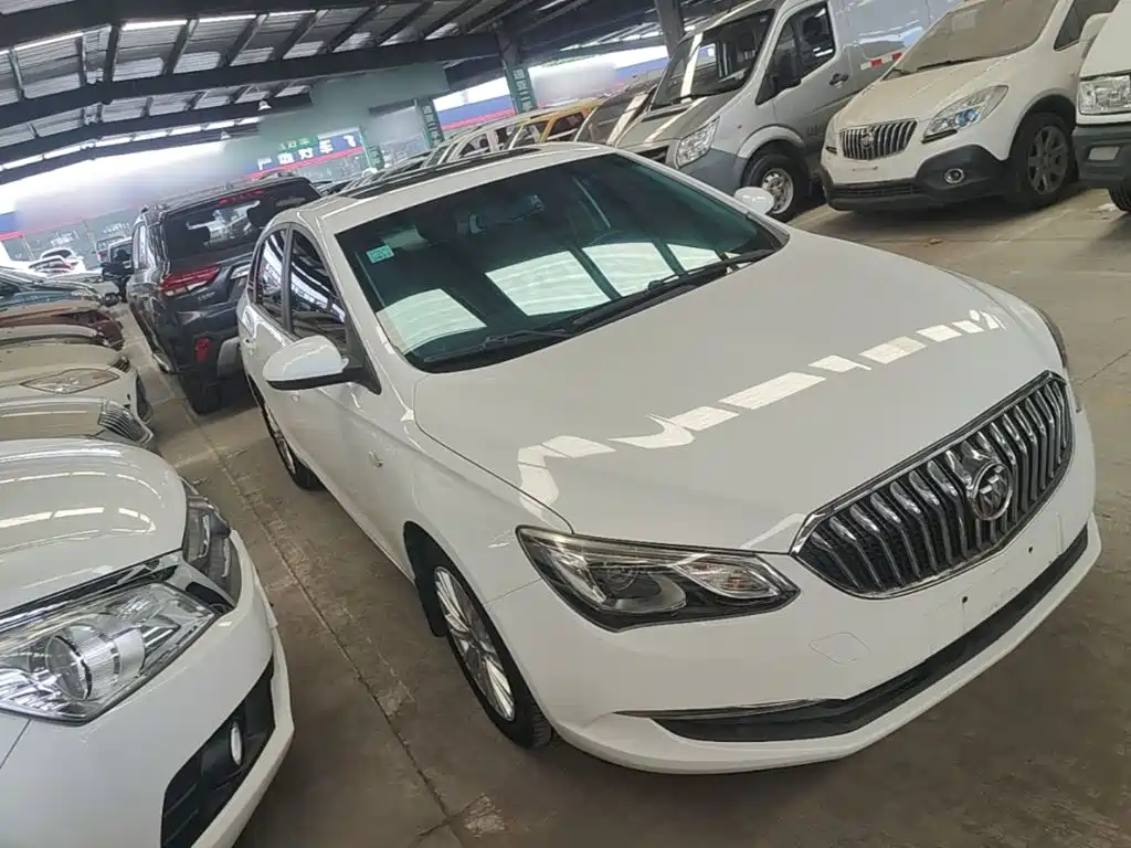 Buick Excelle 2015 — фото 4