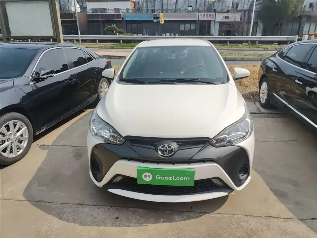 Toyota Yaris L 2019 — фото 3