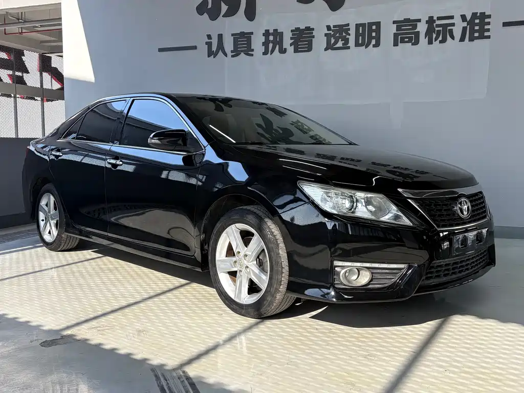 Toyota Camry 2013 — фото 2