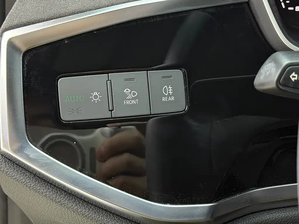 Audi Q3 2021 — фото 17