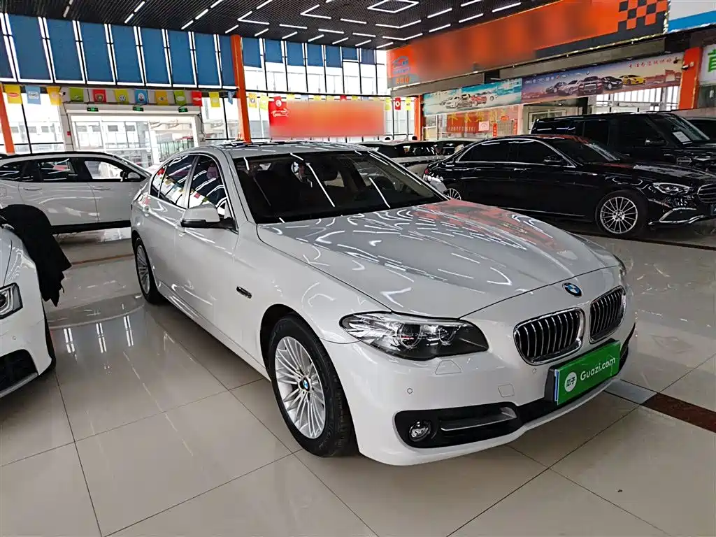 BMW 5 Series 2016 — фото 3