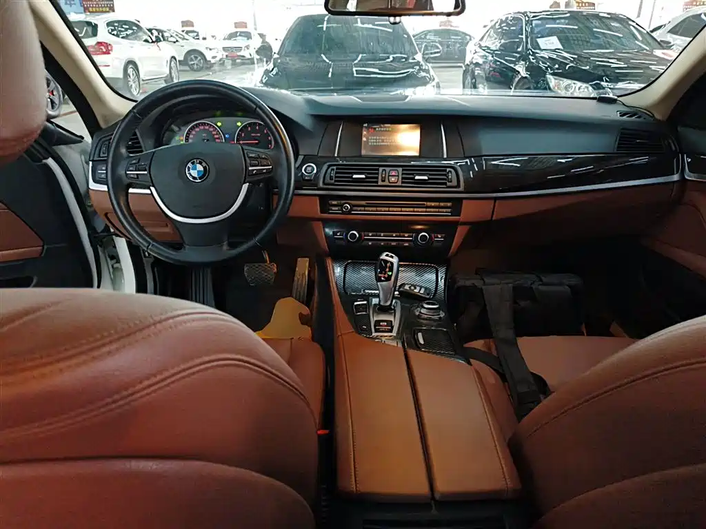 BMW 5 Series 2016 — фото 9