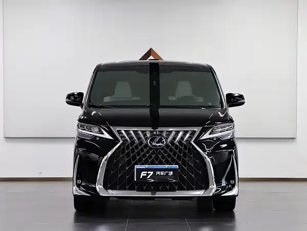 Lexus LM 2022