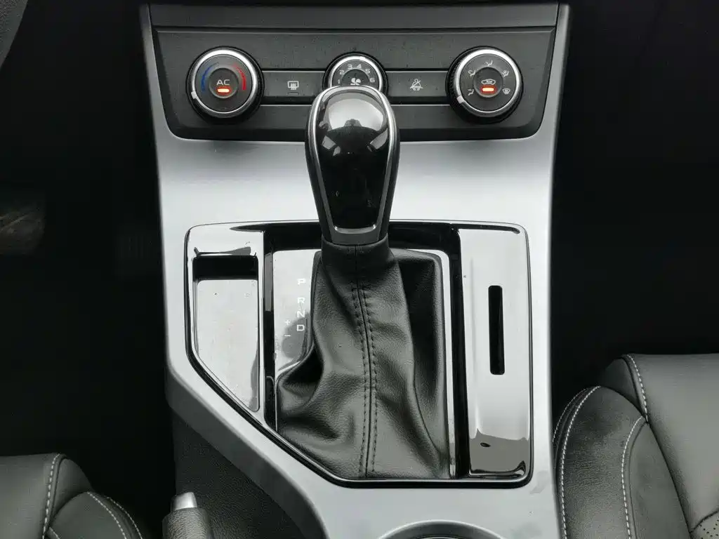 Geely Emgrand 2022 — фото 13