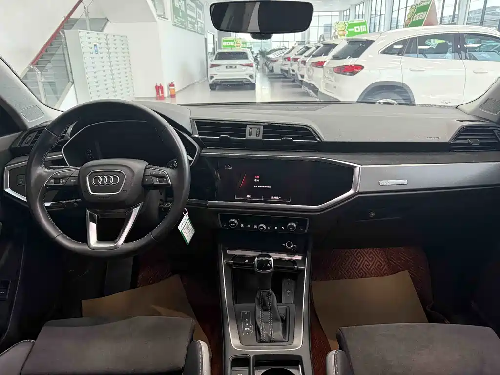 Audi Q3 2022 — фото 22