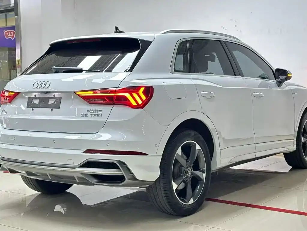 Audi Q3 2021 — фото 8