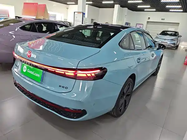 Volkswagen Passat 2024