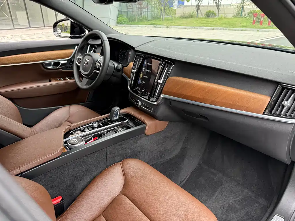 Volvo S90 2021 — фото 12