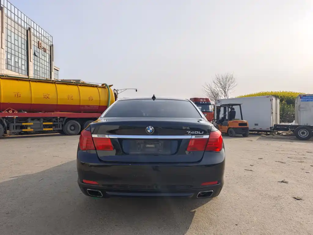 BMW 7 Series 2013 — фото 16