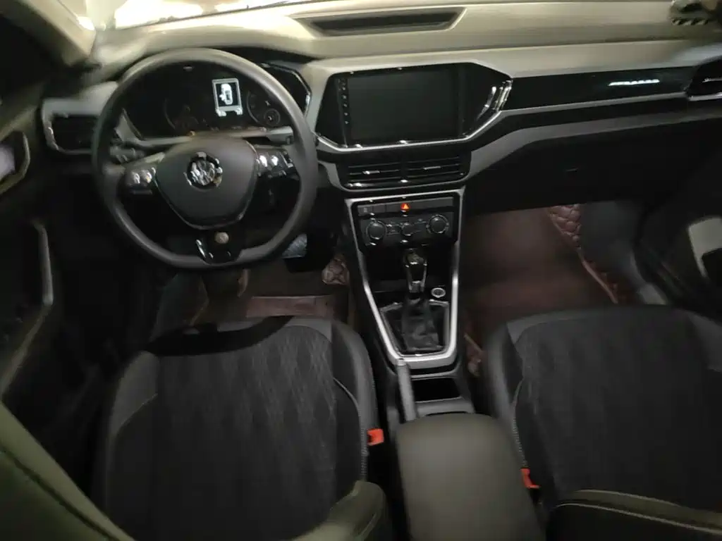 Volkswagen T-Cross 2019 — фото 10