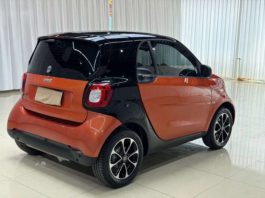 smart Fortwo 2017 — фото 13