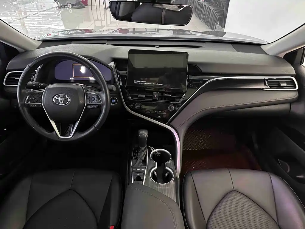 Toyota Camry 2024 — фото 9
