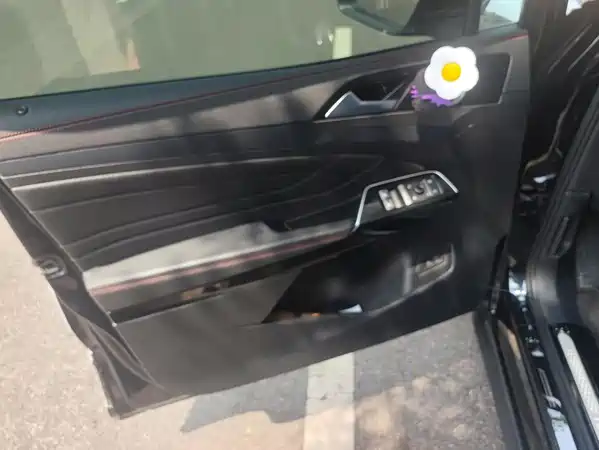 Volkswagen ID.6 2023
