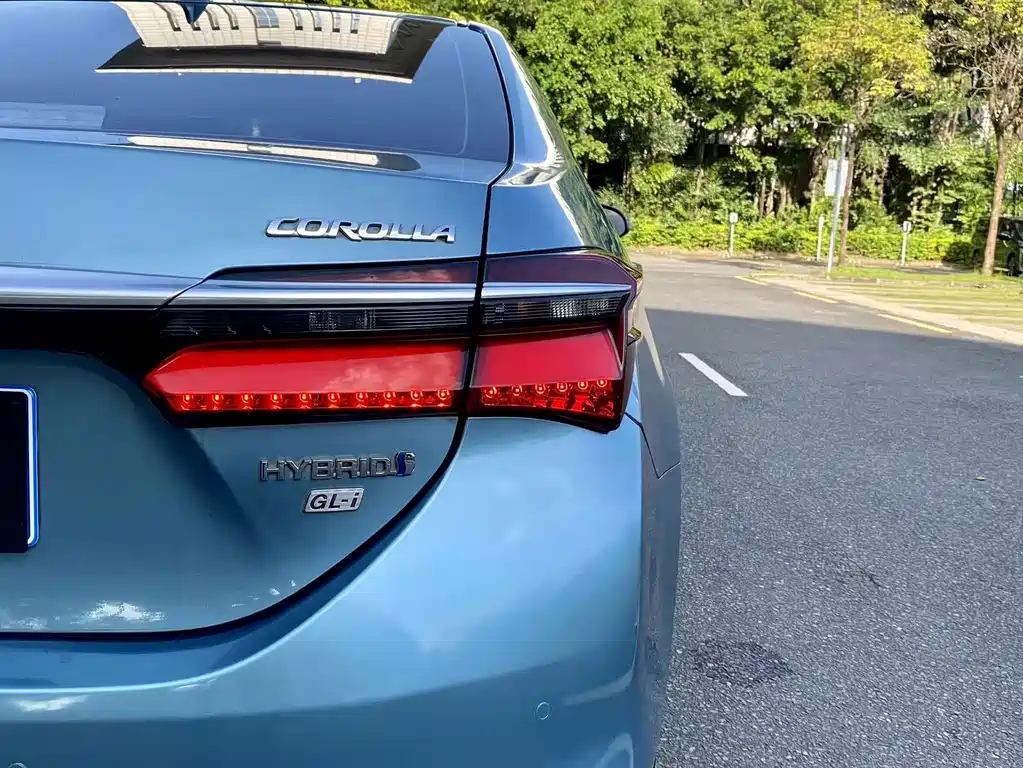 Toyota Corolla 2018 — фото 14