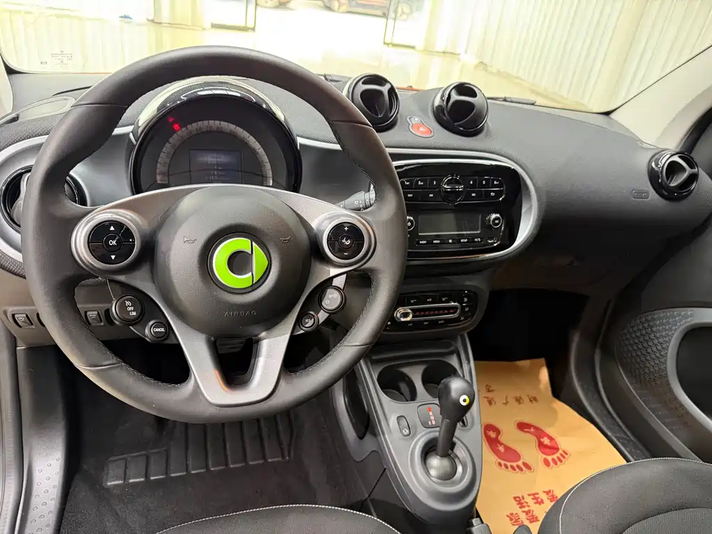 smart Fortwo 2017 — фото 9