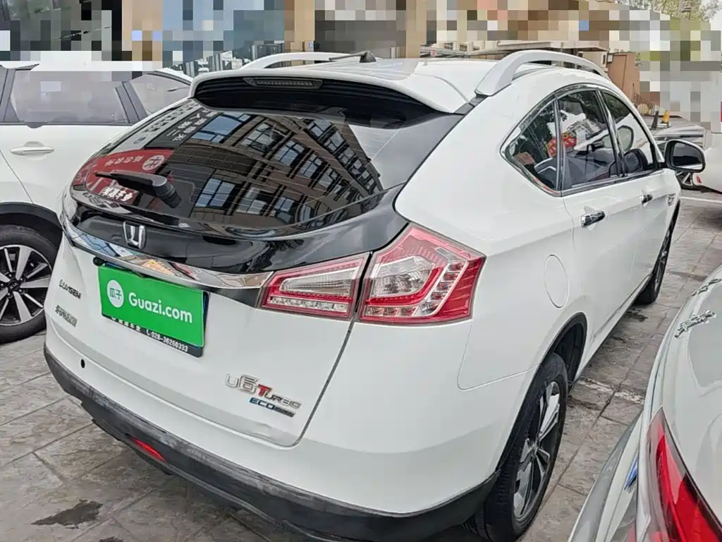 Luxgen U6 2015