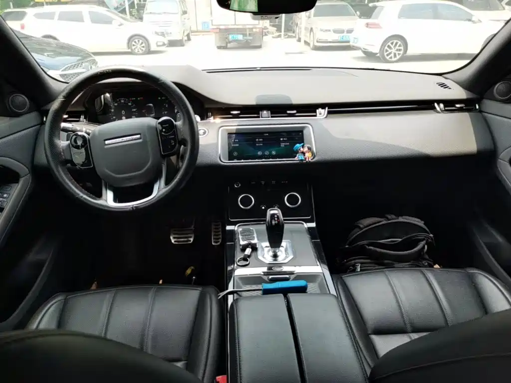 Land Rover Evoque 2021 — фото 10