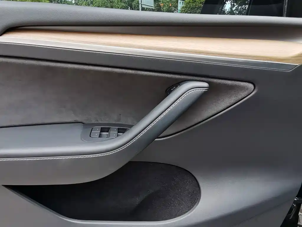 Tesla Model Y 2022 — фото 19