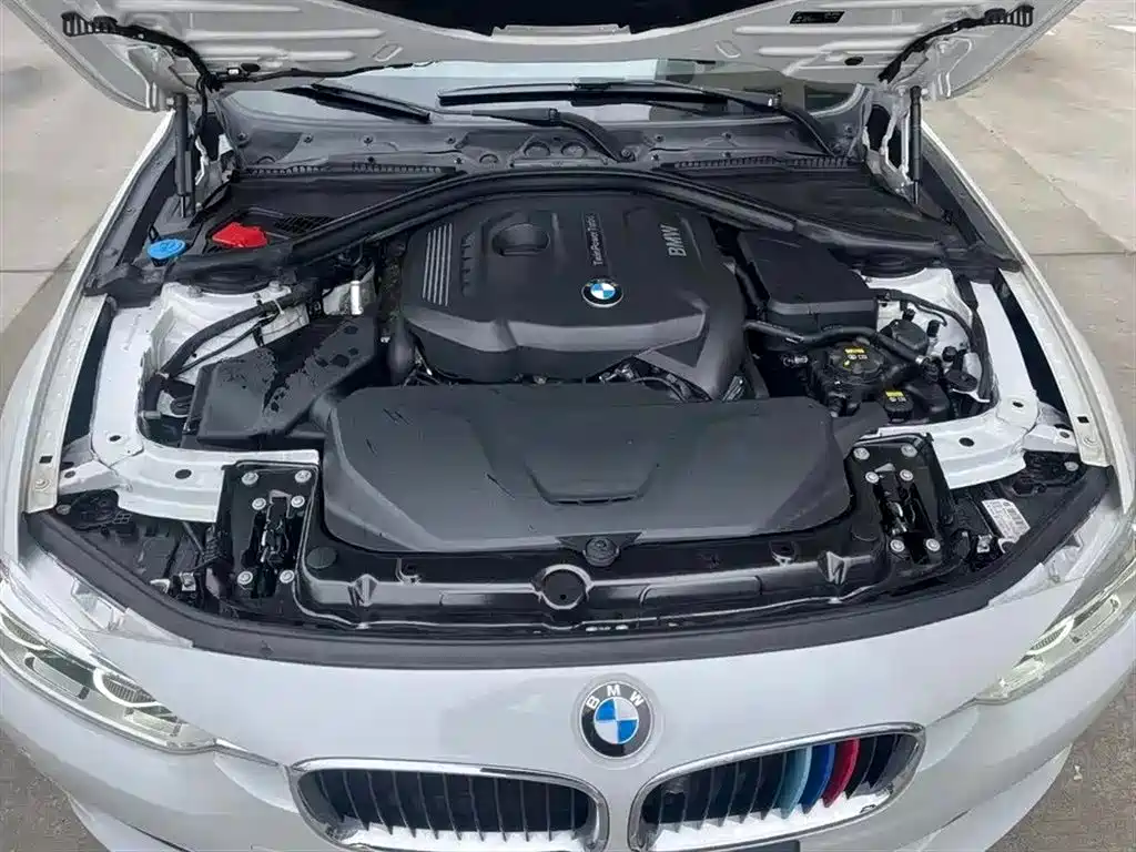 BMW 3 Series 2017 — фото 9