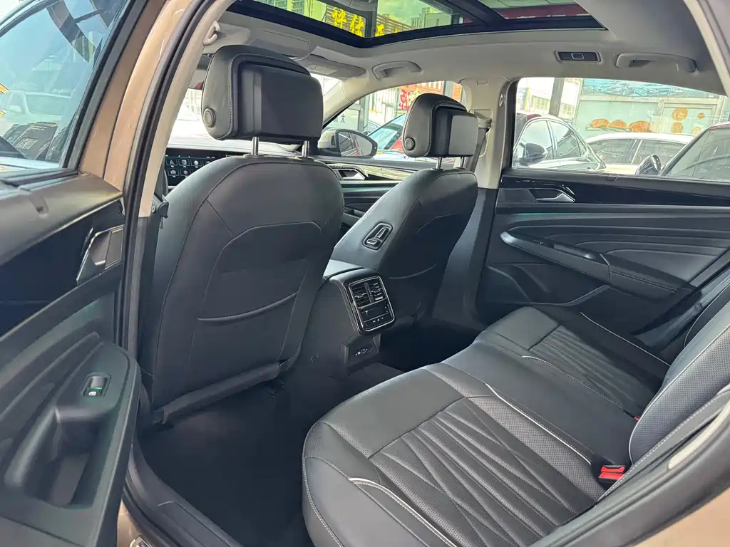 Volkswagen Passat 2022