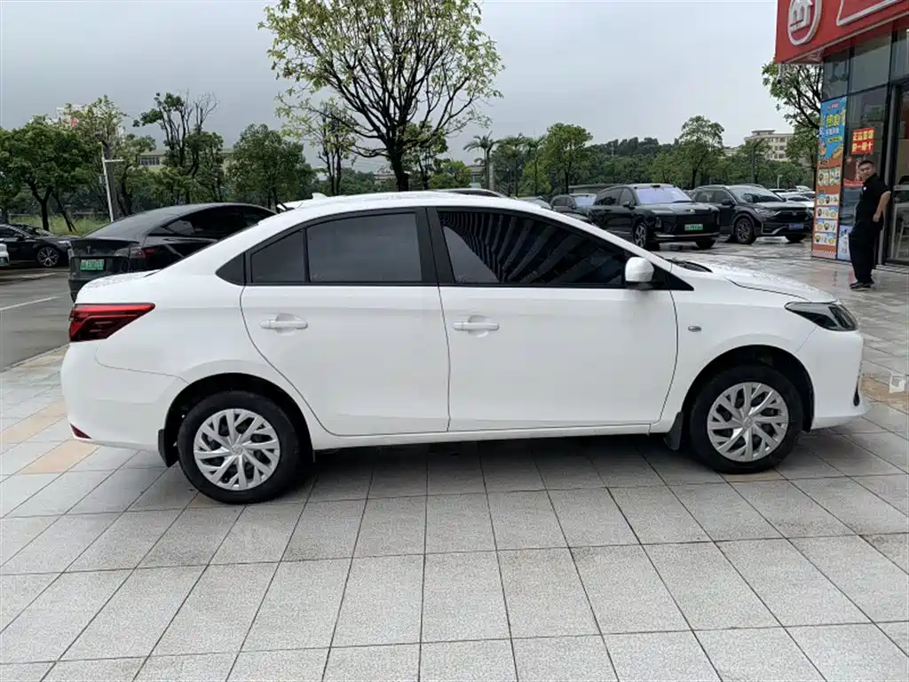 Toyota Vios 2022 — фото 8