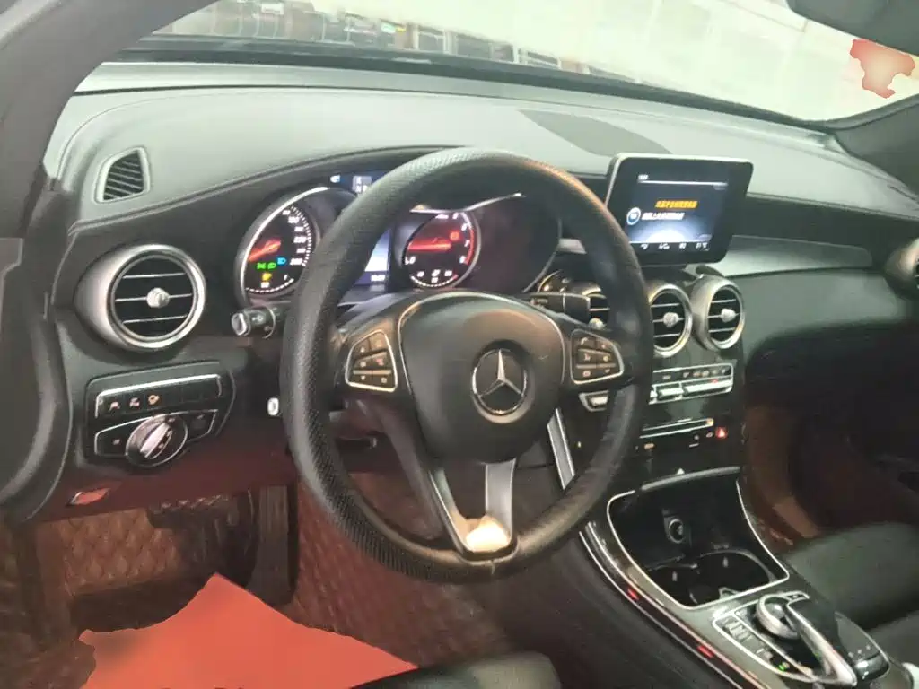 Mercedes-Benz GLC 2017 — фото 10