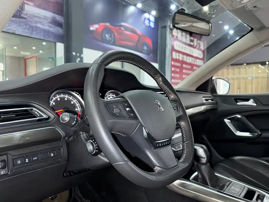 Peugeot 408 2016 — фото 13